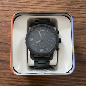 Men’s chrome black fossil watch